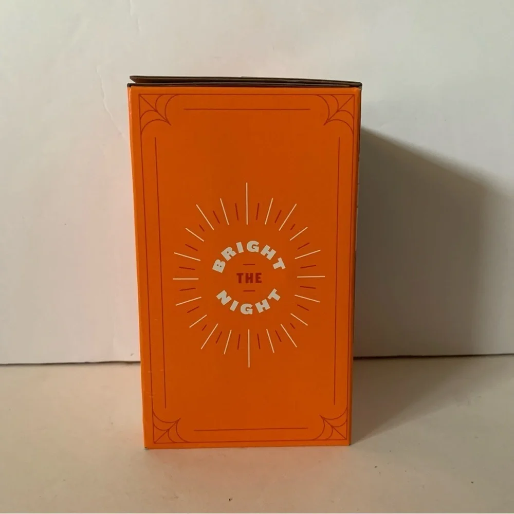 NIB. HYDE & EEK! Swooping Spider Motion Projector Light